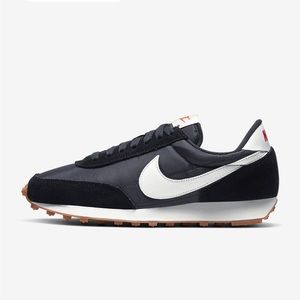 Nike Daybreak tennis shoes- brand new